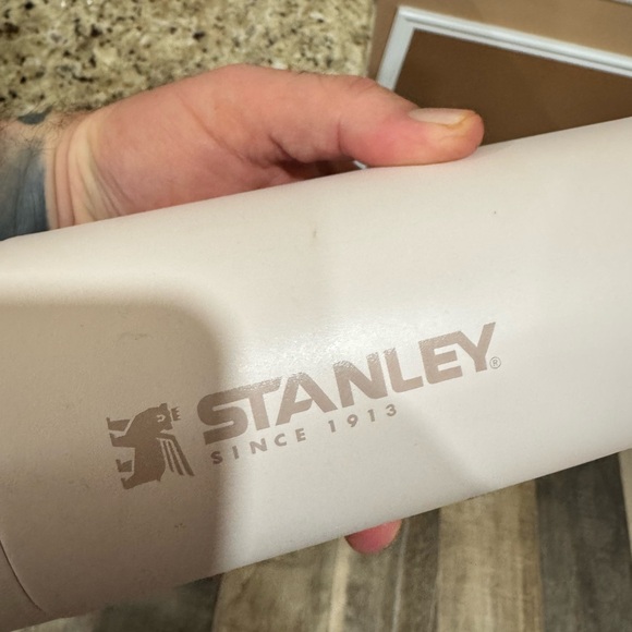 Stanley light pink Tumbler with Stainless Steel Lid 36 oz - Picture 4 of 9